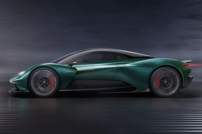 An sich die Spezialität des Hauses bei McLaren, Ferrari und Lamborghini, sehen die im Vergleich zum Vanquish Vision Concept mit einem Schlag ziemlich alt aus.