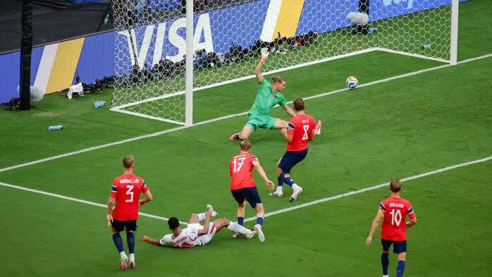 Jude Bellingham trifft hier zum 1:1, unmittelbar zuvor soll es zu einer Kabelberührung gekommen sein