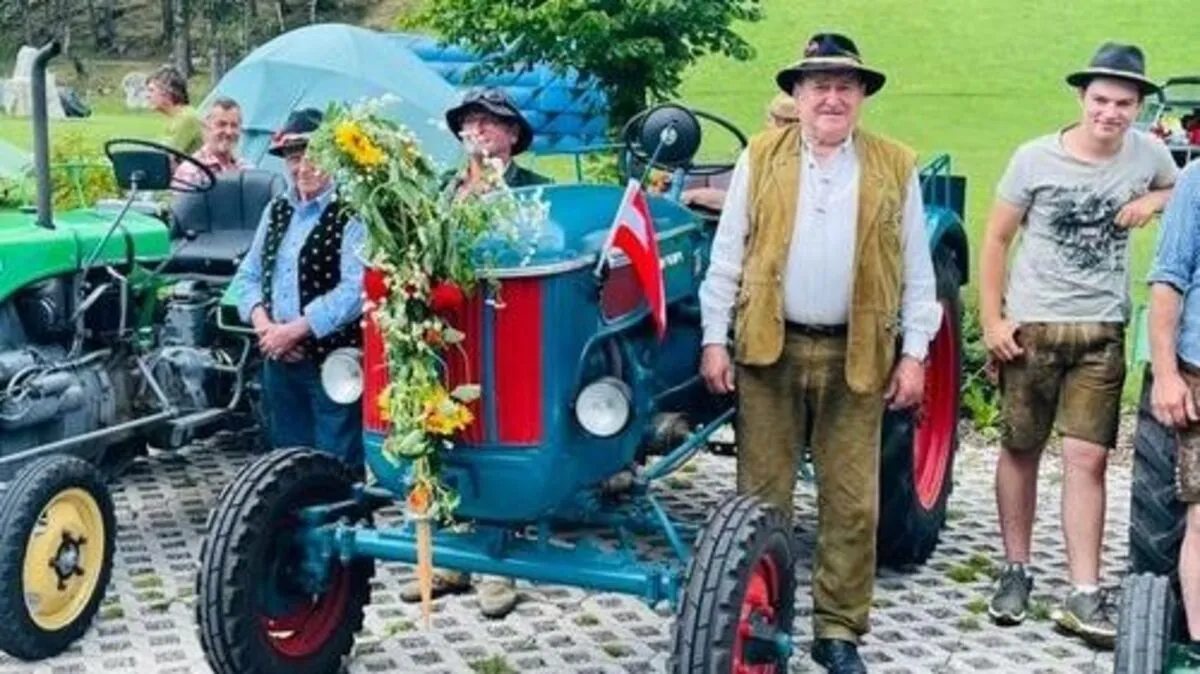 Die Oldtimer-Traktoren wurden am Christophorus-Tag gesegnet