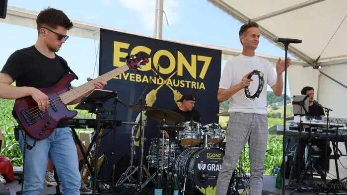Die Gruppe Egon 7 mit Sänger Manfred Koch (rechts) tritt um 19.30 Uhr auf