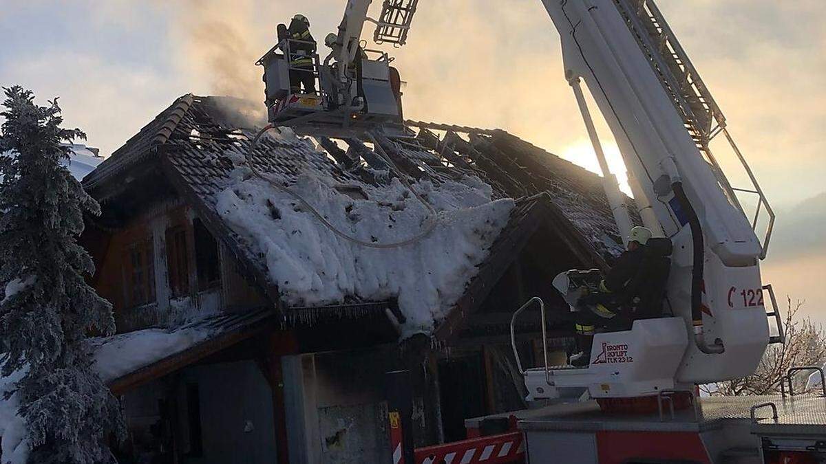 Nachlöscharbeiten durch die FF Weissensee am Mittwoch