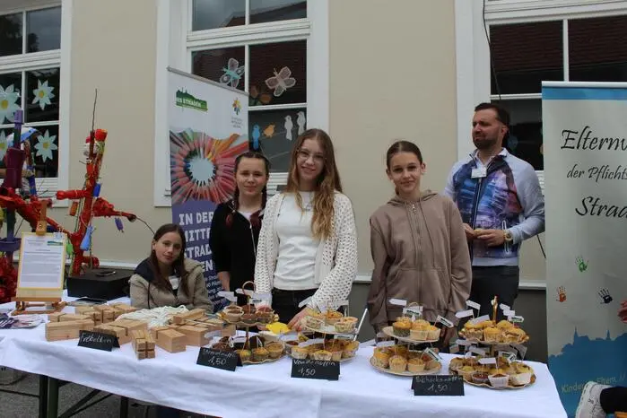Die Schülerinnen und Schüler der Mittelschule Straden waren mit selbstgebackenen Muffins vertreten.