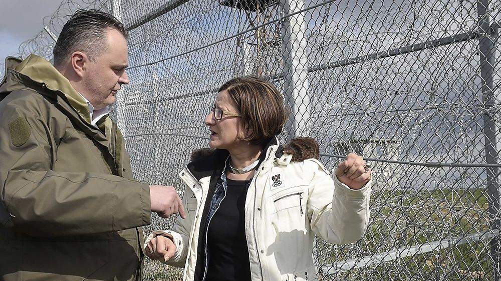 Doskozil und Mikl-Leitner besuchten im Jahr 2016 den bulgarischen Zaun an der Grenze zur Türkei 