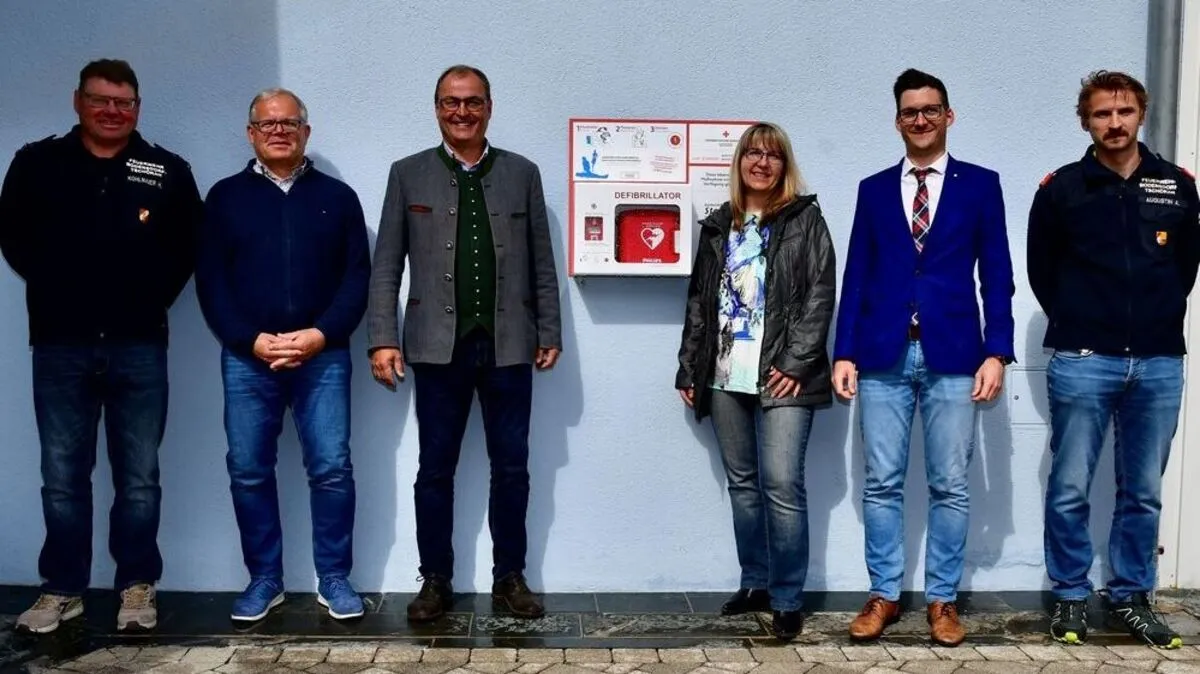 Bei der Übergabe: Kohlmaier, Stichauner, Kavalar, Gasser, Fischer, Augustin