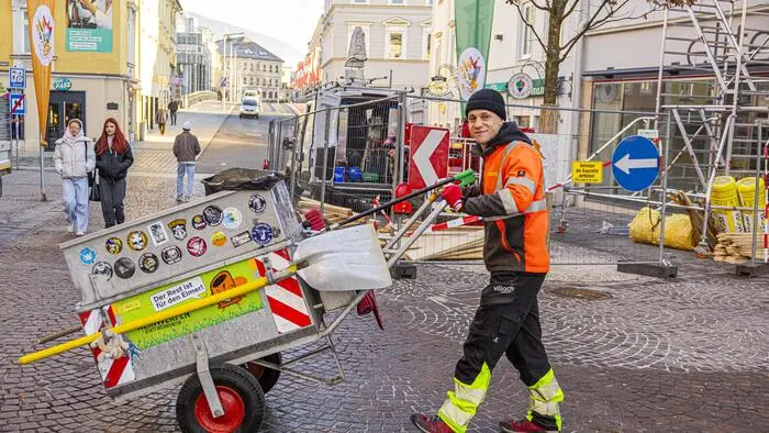 Michael Griesser arbeitet als „Viertelputzer“ in der Innenstadt