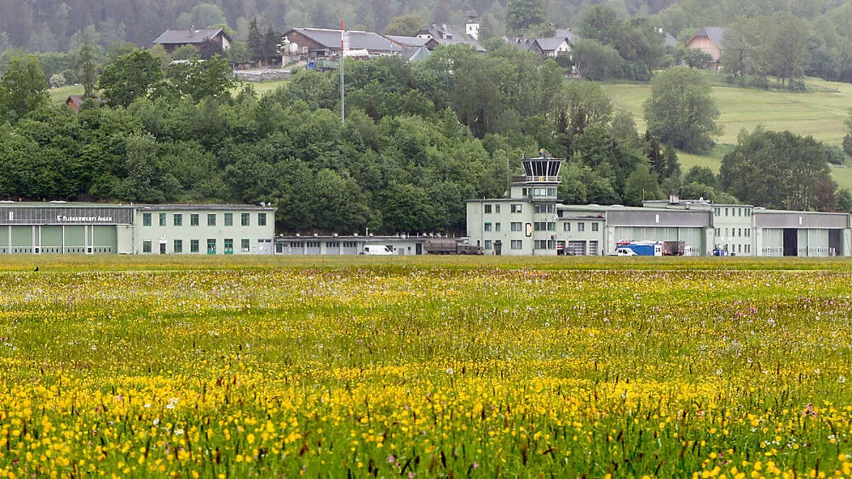 Polizeieinsatz in der Kaserne Aigen im Ennstal