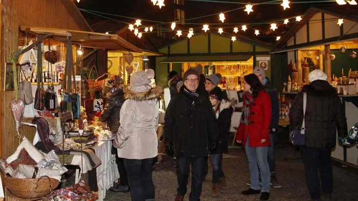 Der Adventmarkt der Therme Loipersdorf und Soroptimist-Club Fürstenfeld AquVin luden zu einer vorweihnachtlichen Stimmung ein.