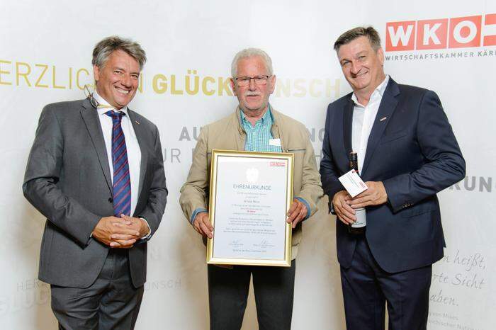 Arnold More (Mitte) feiert mit seinem Unternehmen "Bett und Natur" (Lieserbrücke) 50-jähriges Jubiläum