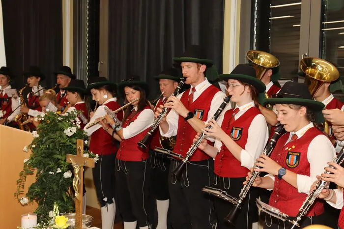Für die musikalische Umrahmung sorgten die Marktmusikkapelle Stallhofen, der Männergesangsverein Stallhofen und das Ensemble der Musikmittelschule Stallhofen.