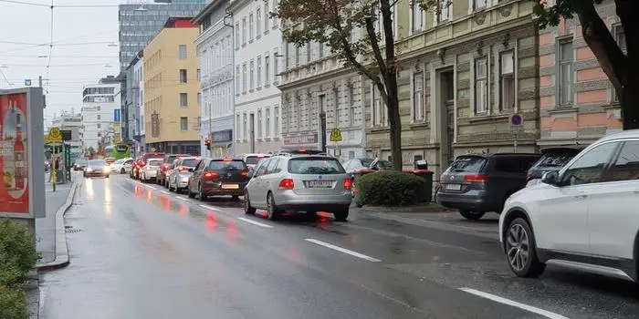 Die Conrad-von-Hötzendorf-Straße war in Fahrtrichtung Liebenau völlig verstopft