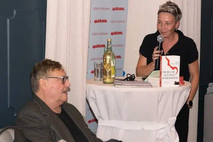 Organisiert wurde der Abend vom engagierten Team der Morawa Buchhandlung Hartberg – Angelika Wurzer, Sonja Gleichweit und Kerstin Hirschböck –, das sich über den großen Andrang sehr freute. Im Anschluss an die Lesung nahm sich Prokopetz Zeit für Autogramme und persönliche Gespräche. 
 