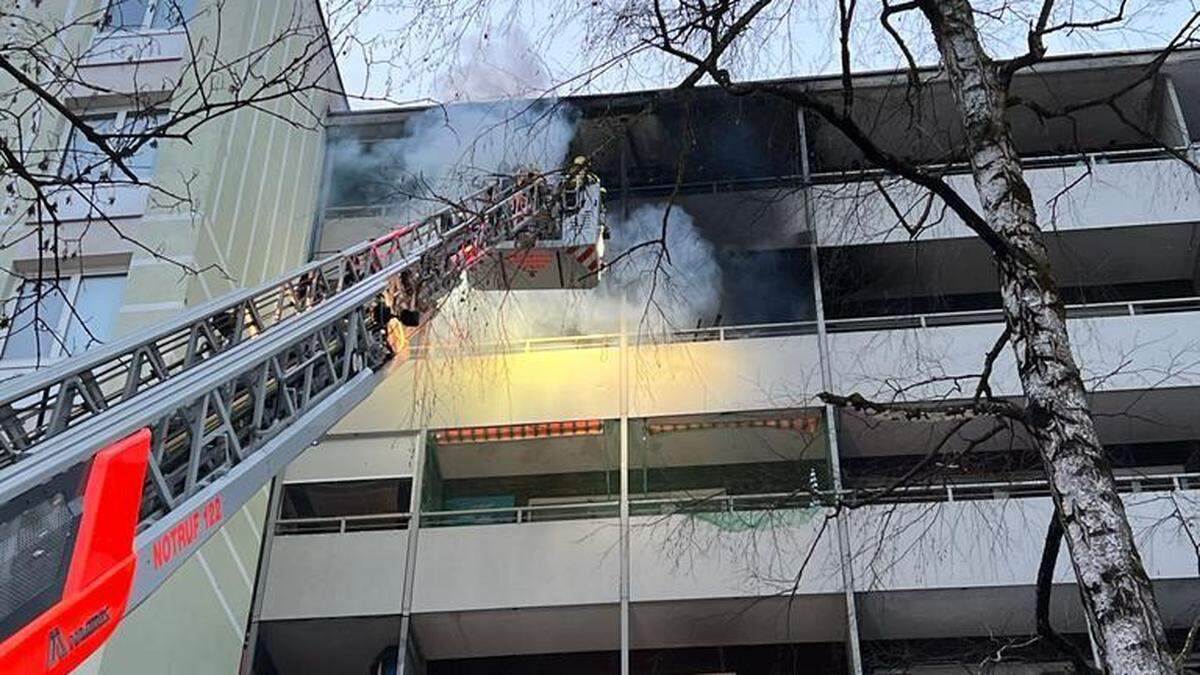 Das Feuer griff vom 5. auf das 6. Stockwerk über