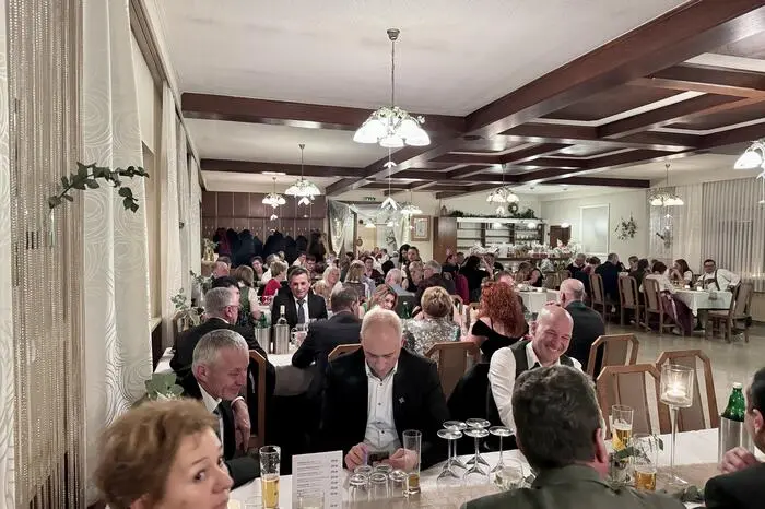 Auch heuer folgten 150 Balltiger der Einladung. Der Ballsaal platzte aus allen Nähten.