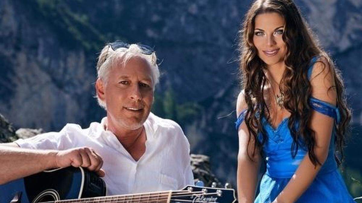 Martin Locher & Sara De Blue bei ihrem Dreh zum erfolgreichen Radio - Duett „Lasciati Andare&quot; am Pragser Wildsee in Südtirol