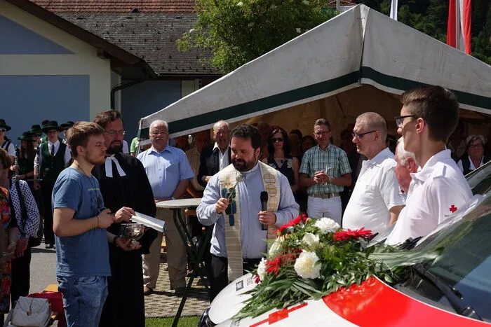 Pfarrer Guido Martirani, Pfarrverband Thörl-Aflenz-Turnau, und Pfarrer Rudolf Waron, Evangelische Gemeinde Kapfenberg, nahmen die Weihe gemeinsam vor.