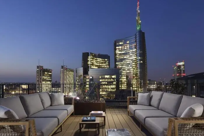 Milano Verticale. Nach 2022 ist das „Milano Verticale“ in Mailand auch heuer wieder das „Beste Lifestylehotel“ des Jahres. 