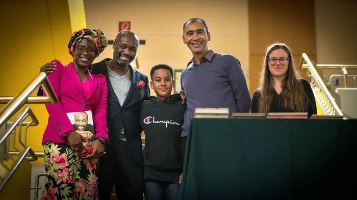 An der BRG Petersgasse in Graz wurden bei einem Charity-Abend 2000 Euro für die "Savannah School", der Partnerschule in Ghana, gesammelt.