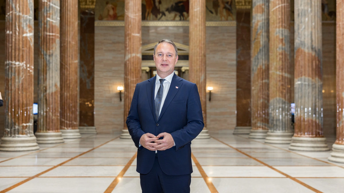 Andreas Babler | Rütteln an der Neutralität? Nicht mit Andreas Babler – nicht einmal theoretisch