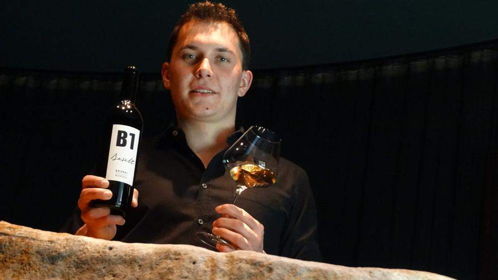 Jungwinzer Stefan Krispel wird am 1. Mai seinen Basaltwein „B1“ der Öffentlichkeit präsentieren
