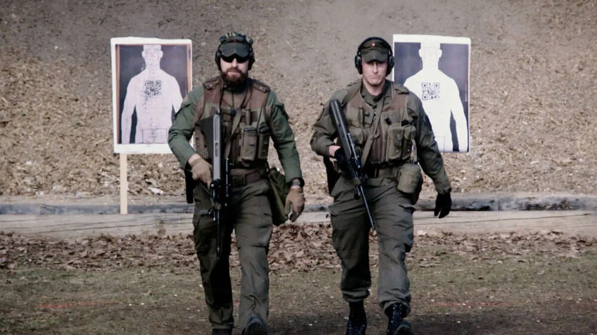Rene Decker (links) und Patrick Juratsch in voller Montur beim Training