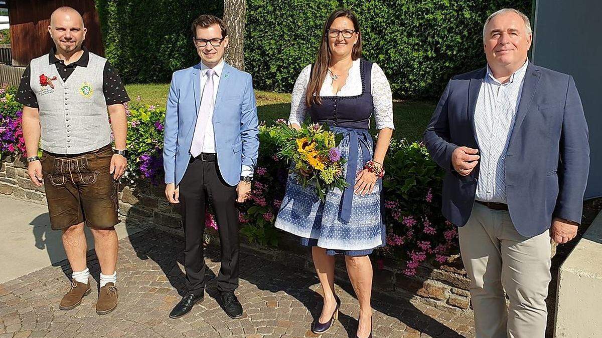 Petra Weberhofer im Kreise der SPÖ-Gratulanten