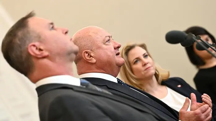 Am Ende doch einig: Vizekanzler Andreas Babler (SPÖ), Bundeskanzler Christian Stocker (ÖVP) und Außenministerin Beate Meinl-Reisinger (Neos) 