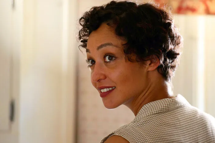 Die athiopisch-irische Schauspielerin Ruth Negga geht für ihre Rolle in "Loving" ins Rennen um die Beste Schauspielerin. Der Film erzählt die Geschichte von Richard und Mildred Loving, die 1967 einen Rechtsstreit vor dem obersten Bundesgericht gewannen, der vorherige Gesetze gegen Mischehen außer Kraft setzte.
