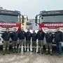 Die beiden neuen Tanklöschfahrzeuge wurden von den Feuerwehrleuten in Empfang genommen