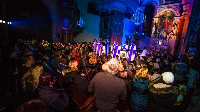 Der Gospelchor "Golden Voices of Gospel" trat bereits mit Michael Jackson und Mariah Carey sowie bei Shows von Helene Fischer und Florian Silbereisen auf. 