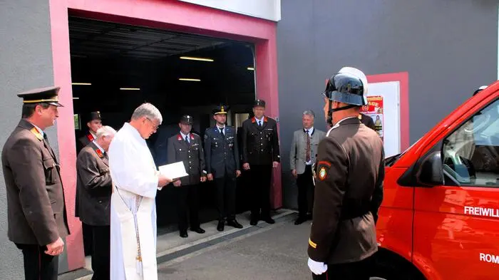 Zu Ehren des heiligen Florian - dem Schutzpatron der Feuerwehrleute - fand vergangenen Sonntag in Romatschachen bei Pischelsdorf das Florianifest statt. Zahlreiche Feuerwehrmitglieder des Abschnitts Pischelsdorf unter Kommandant Karl Mayer versammelten sich in der Festhalle Romatschachen und feierten mit vielen Gästen.  