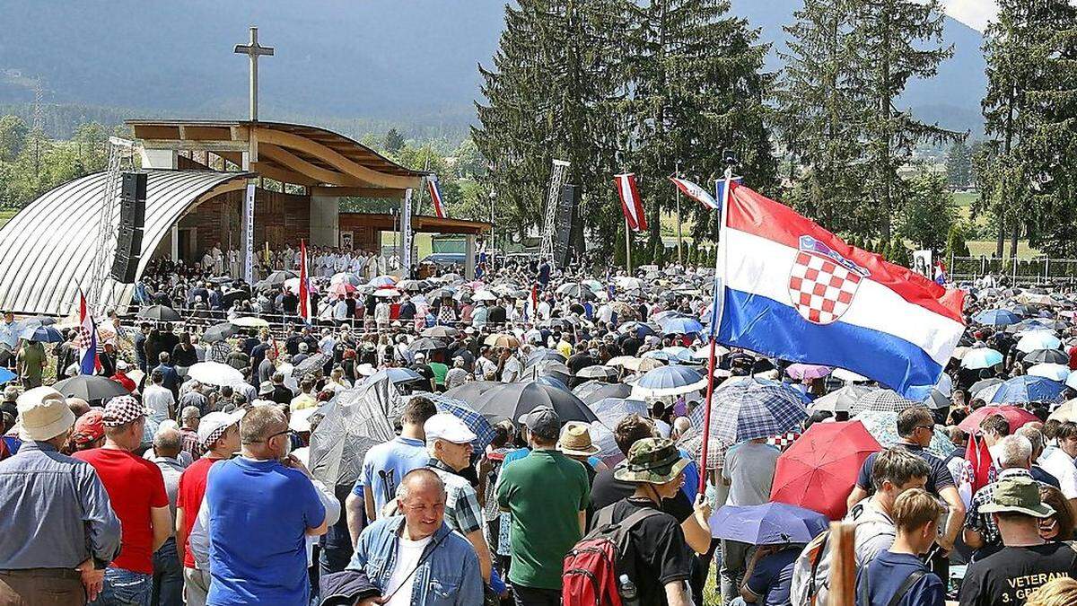 Zehntausende Kroaten pilgern alljährlich zum umstrittenen Kroatentreffen nach Bleiburg