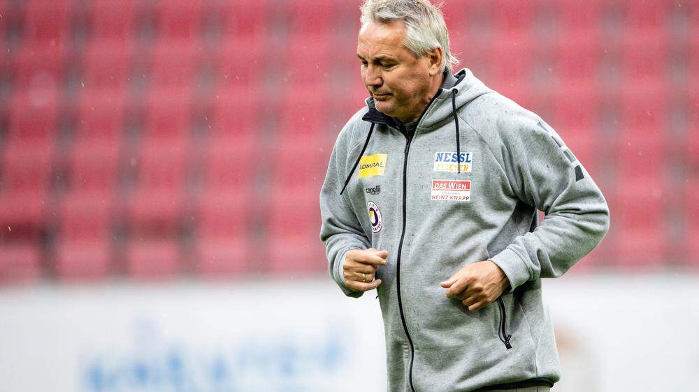 Austria-Coach Peter Pacult freut sich auf das Auswärtsduell mit Salzburg