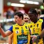 BLEIBURG,AUSTRIA,28.SEP.24 - VOLLEYBALL - AVL, Austrian Volley League, Supercup, SK Aich/Dob vs Hypo Tirol. Image shows Henrique Adami (Aich/Dob) and Carlso Yoandrys Charles Santana (Aich/Dob). Photo: GEPA pictures/ Matic Klansek