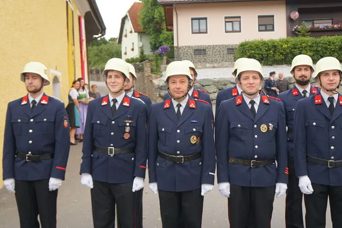 Die jubilierende Wehr war angetreten.