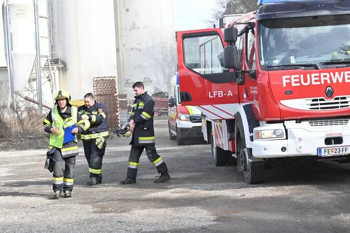 Seit mittlerweile 15 Jahren trainieren Einsatzkräfte in Feldkirchen gemeinsam mit den ÖBB für den Ernstfall. Die Organisation auf Seiten der Feuerwehren liegt dabei bei der Freiwilligen Feuerwehr Feldkirchen unter der Leitung von Abschnittskommandant Fritz Nusser.