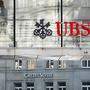 Die Notfallübernahme der Credit Suisse beschert auch den Aktien der UBS ein Minus von elf Prozent 