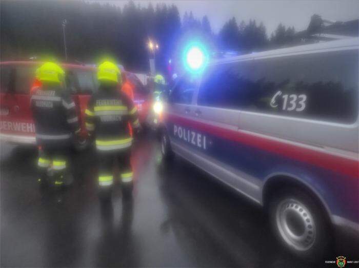 Im Einsatz waren die Feuerwehren Ligist und Modriach sowie die Autobahnpolizei Unterwald