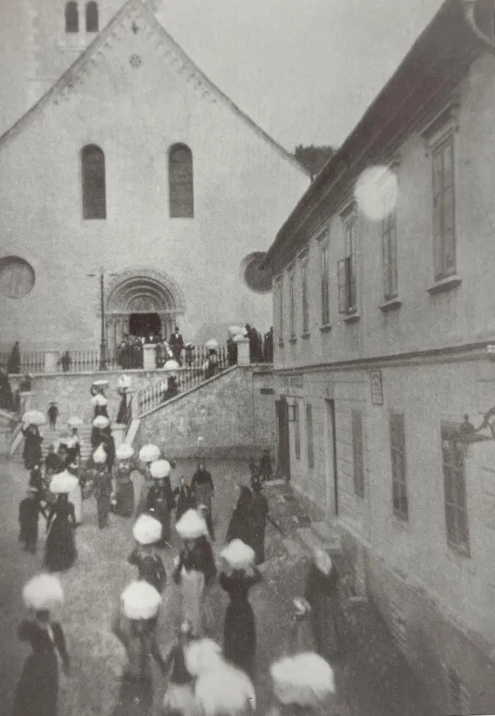 Fleischweihe 1900: Damals wurde der Weihkorb auf dem Kopf getragen 