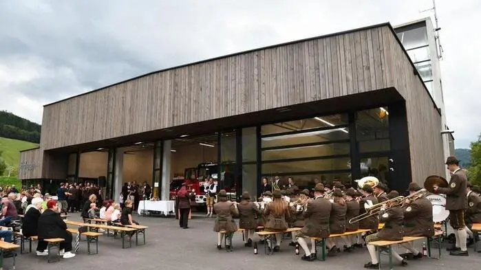 Am Samstag, 13. September, wurde in St. Lambrecht gefeiert: Das neue Feuerwehrrüsthaus wurde offiziell eröffnet. 
