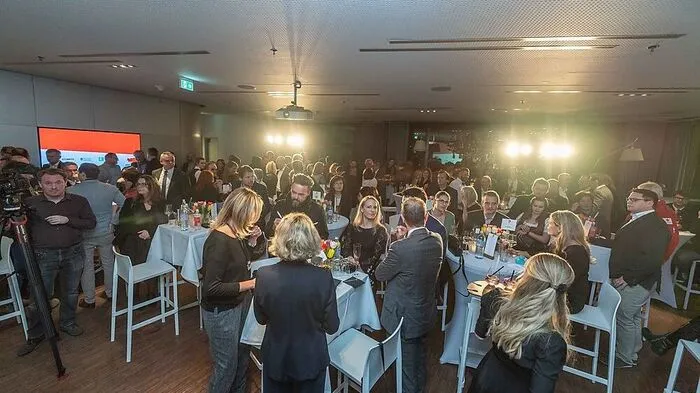 Ein voll gefüllter Skyroom im Styria Media Center in Graz, wo die "Köpfe des Jahres"-Gala über die Bühne gegangen ist.