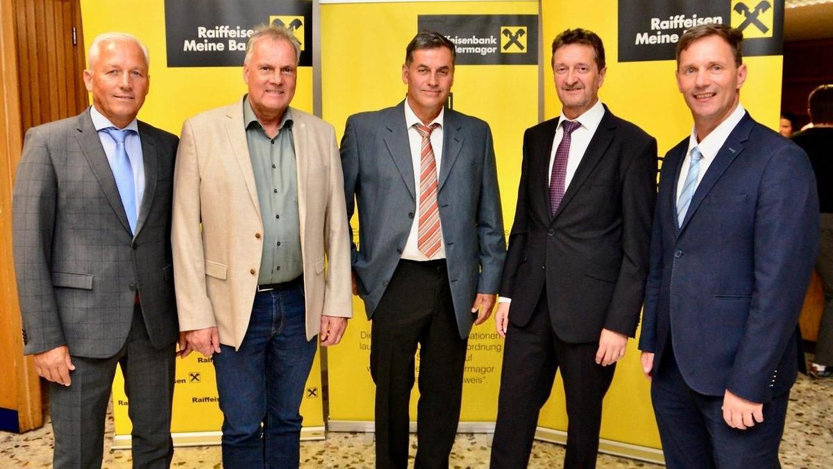 Der Führungsstab der Raiffeisenbank Karnische Region: Walter Hartlieb, Stefan Gailer, Peter Gratzer, Hans Rogi und Mario Oberortner