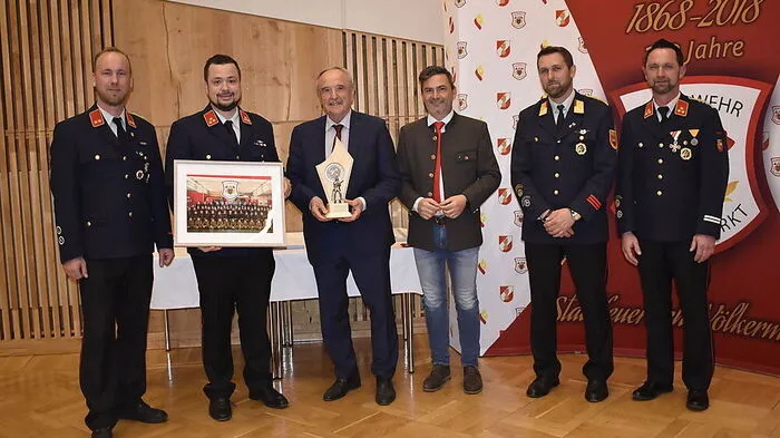 Kommandant-Stellvertreter Armin Eberle, Hanschitz, Alt-Bürgermeister Valentin Blaschitz, Lakounigg, Abschnittsfeuerwehrkommandant Stefan Brodnig und Gemeindefeuerwehrkommandant Franz Roscher (von links)