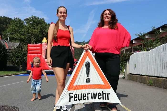 Bitte klicken Sie sich durch die Bilder!