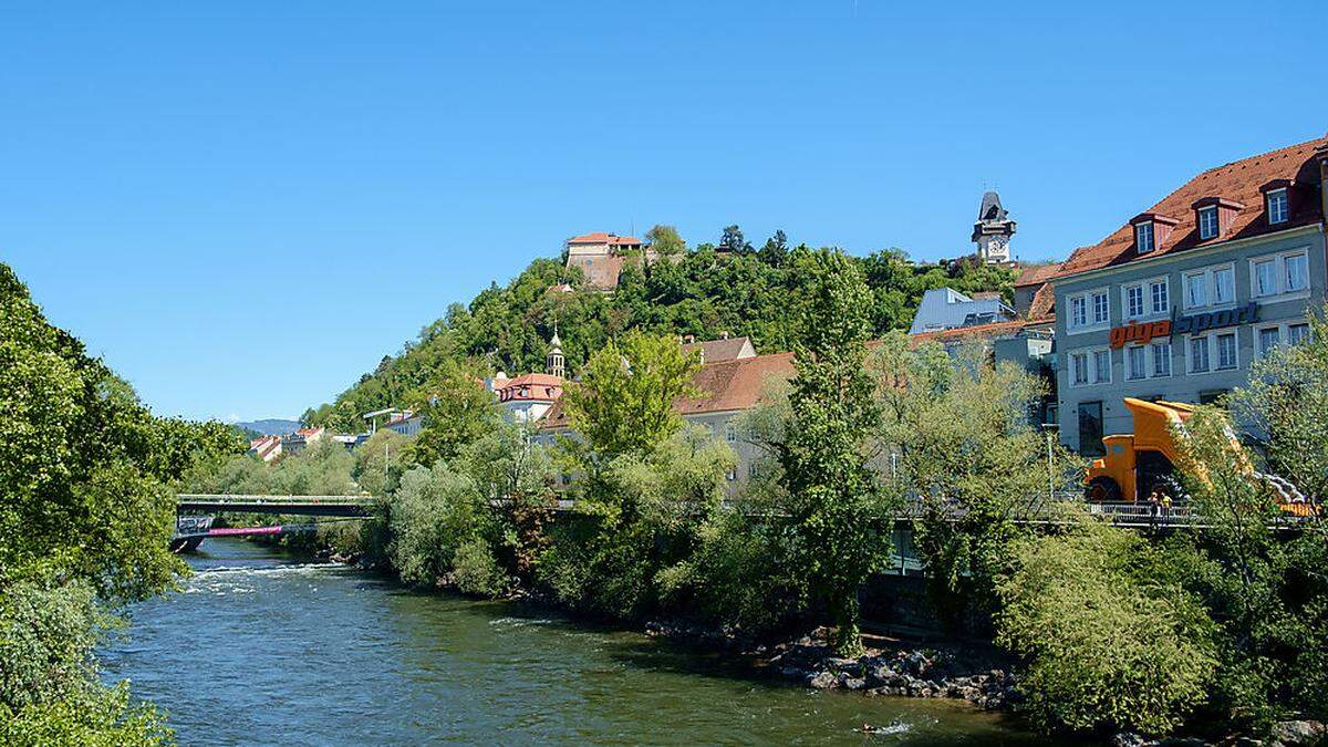 Grazer vermissen leichte Zugänge zu ihrem Fluss. Wie kann man die Mur den Menschen wieder näher bringen?