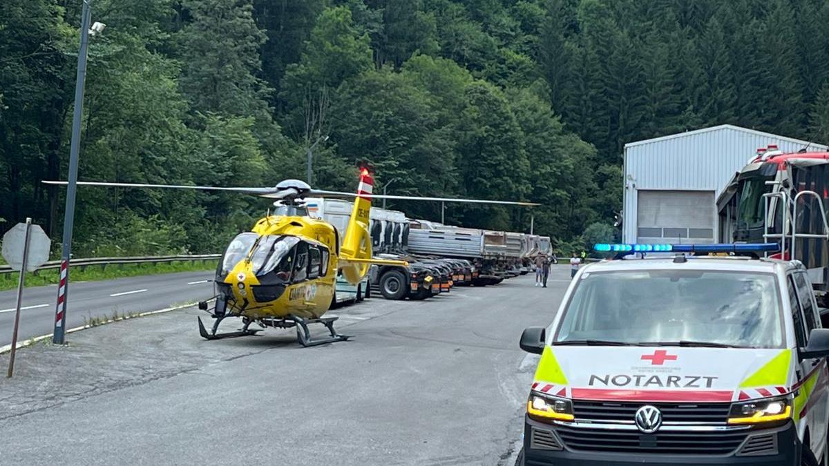 Der Verletzte wurde vom Notarzthubschrauber nach Graz geflogen