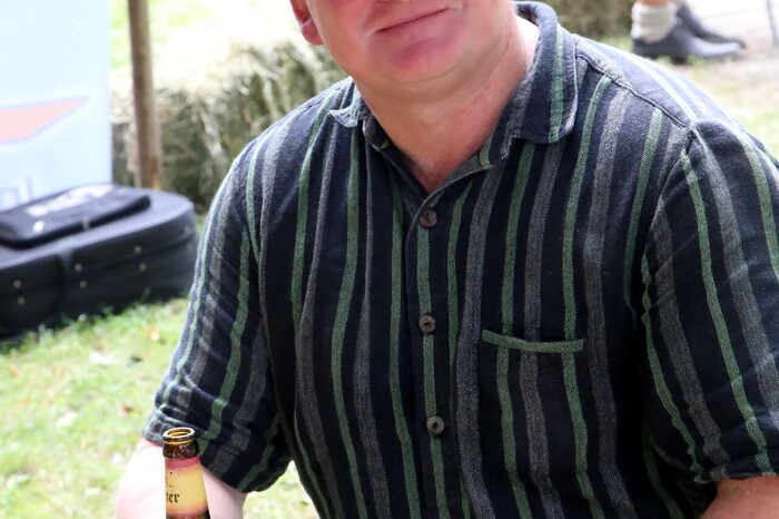 Gönnte sich nach der Heiligen Messe aufgrund der hohen Temperaturen ein Hirter Bier: Stiftspfarrer Christian Stromberger