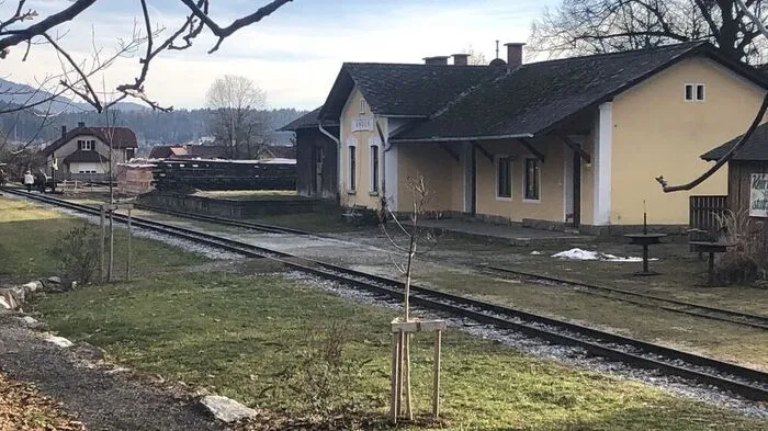 In der Bahnhofstraße in Anger wird ein Bauprojekt entstehen