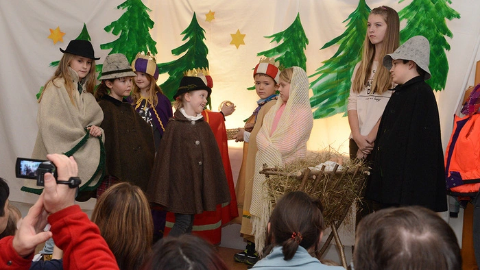 Das Krippenspiel der Kinder aus Erlendorf begeisterte das Publikum
