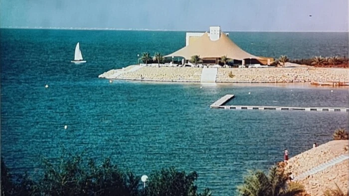 Anfang der 1980-er Jahre segelte der Spittaler Peter Gauster auf dem Habbaniya See im Irak, direkt am Badehaus von Saddam Hussein vorbei, wie er erzählt.