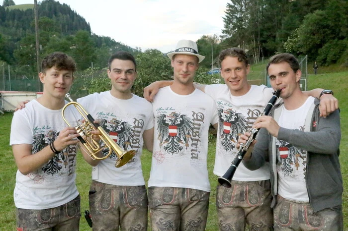 Für den musikalischen Schwung sorgten „Die MusiBuam“, die extra aus dem Lavanttal „eingeflogen“ wurden. 